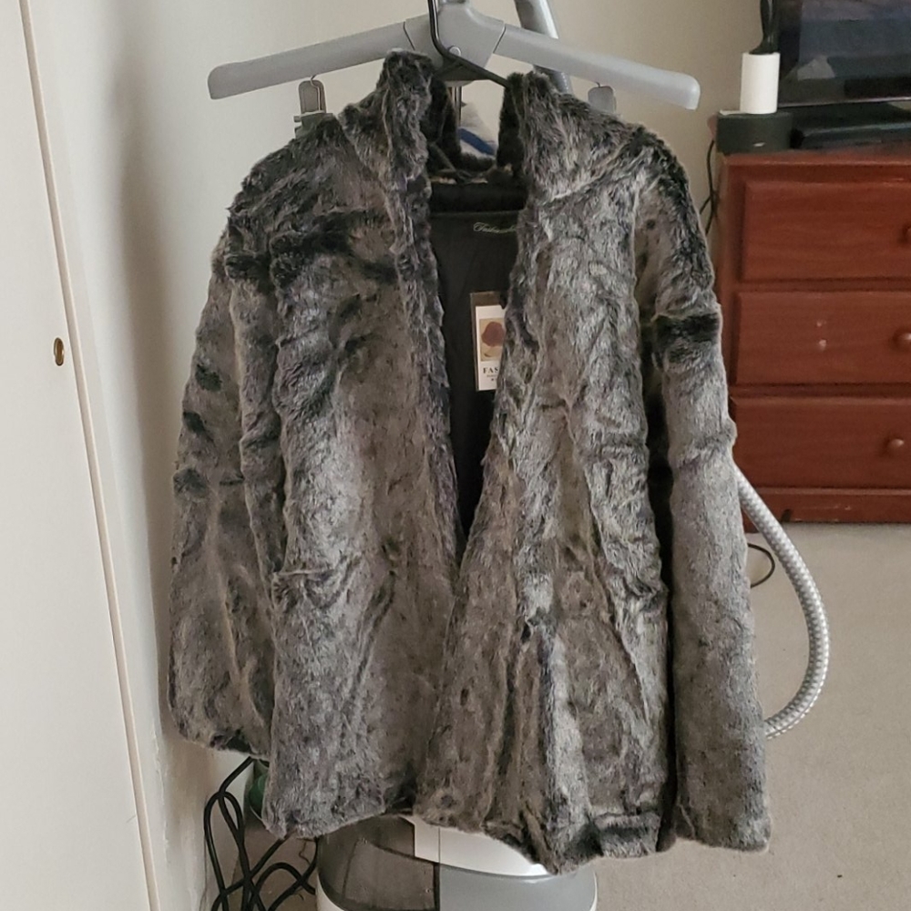Faux fur coat brand new!!!